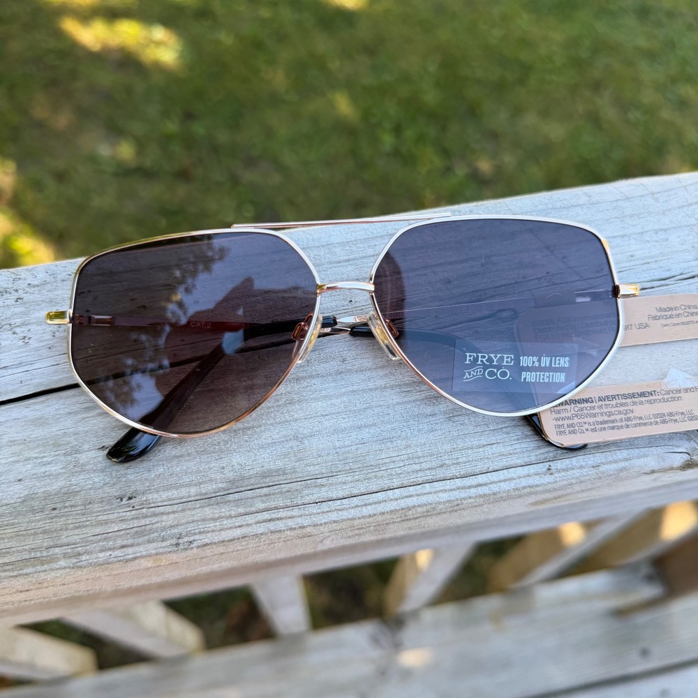 Frye and Co Gold Aviator Sunglasses NS0925 FCO Gradient Lens 100% UV Protection